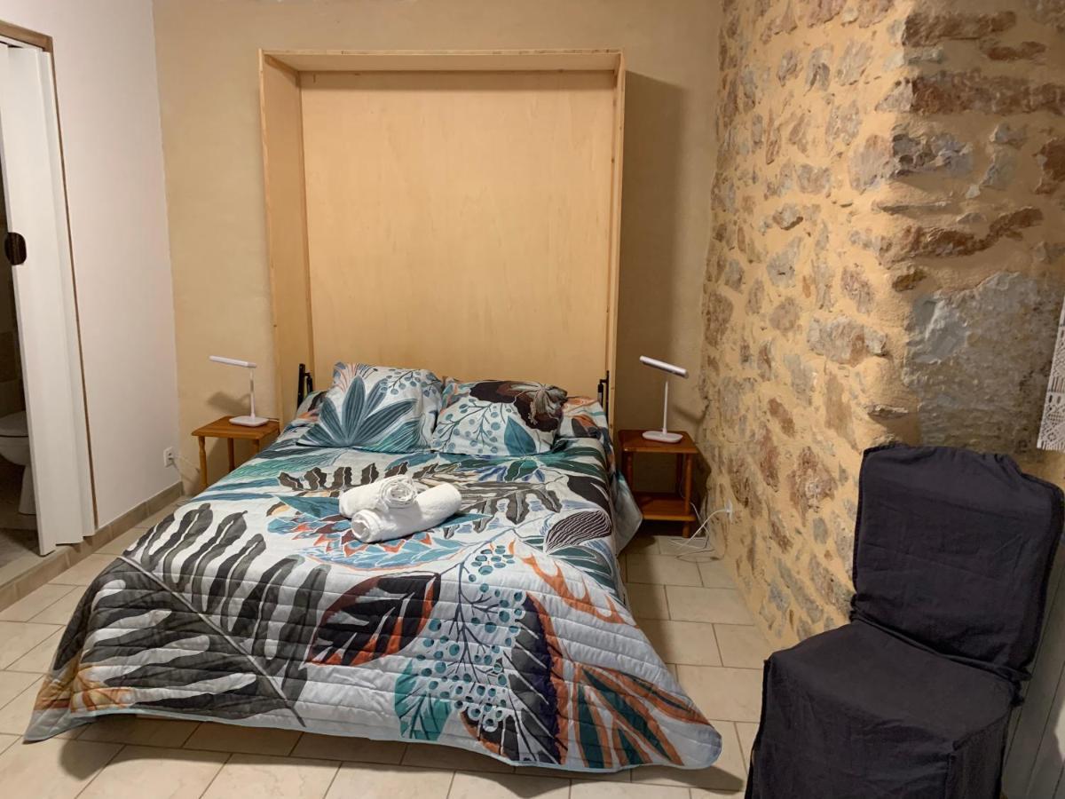 Cafe De La Place Gite & Chambres D'Hotes "Lou Pastre" Lanuéjols 외부 사진